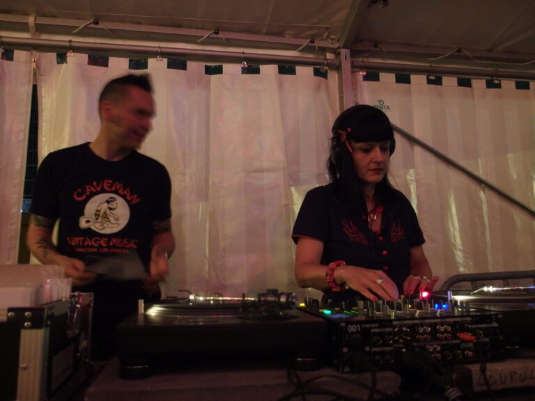 DJs Madame Minouche & Kizmiaz